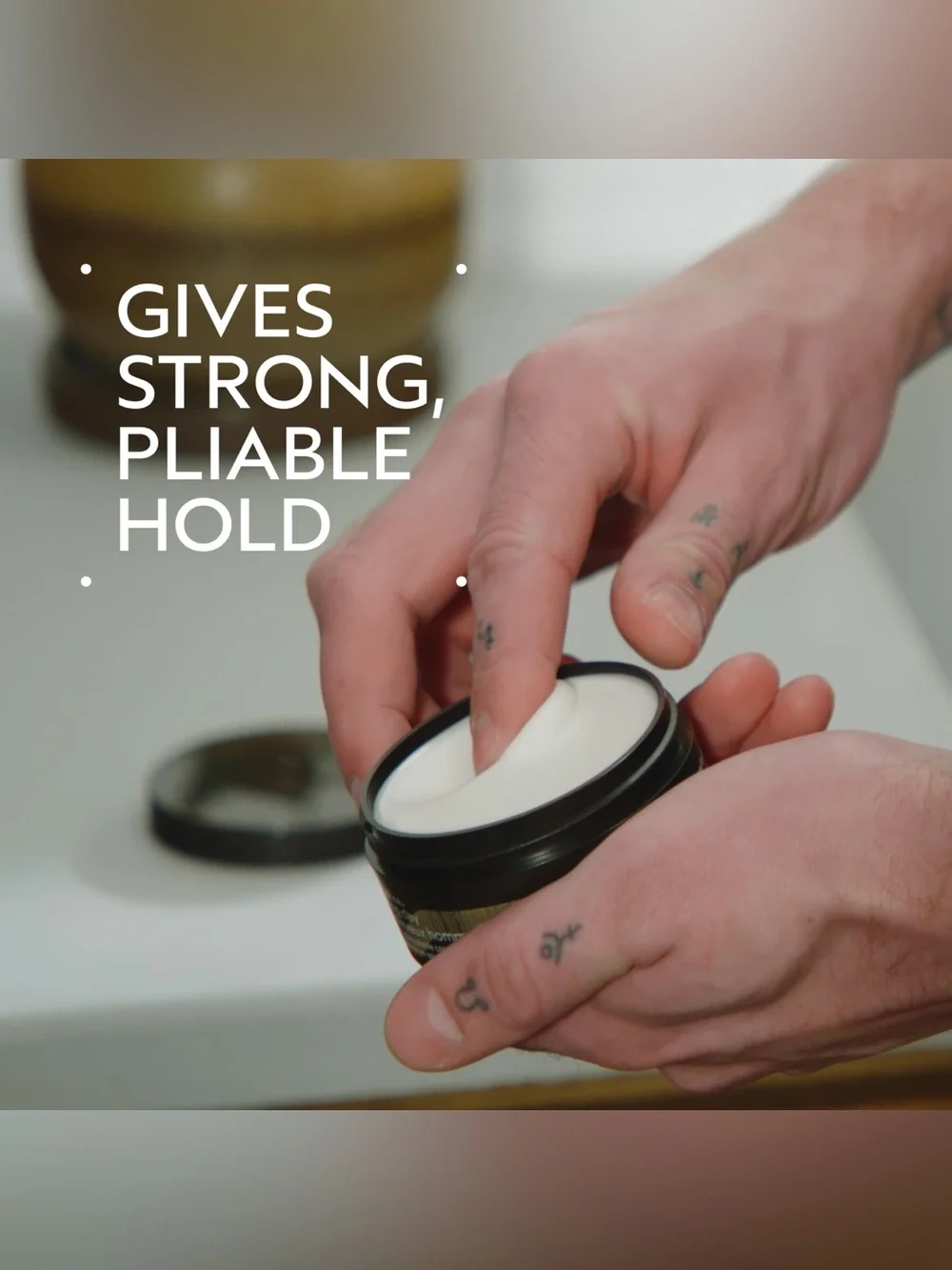 AVEDA Men Grooming Clay